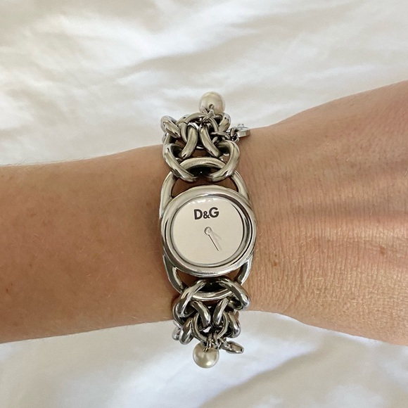 SOLD ❤️❤️❤️💯 Authentic D&G Watch with Lock & Key - Picture 11 of 11